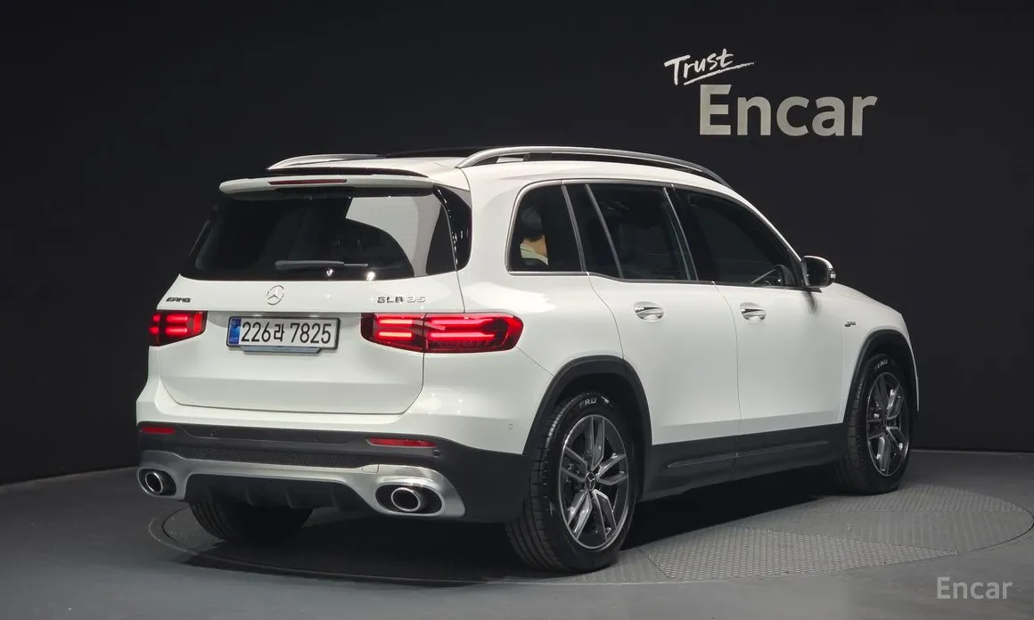 Фото 2 - Mercedes-Benz GLB-Class