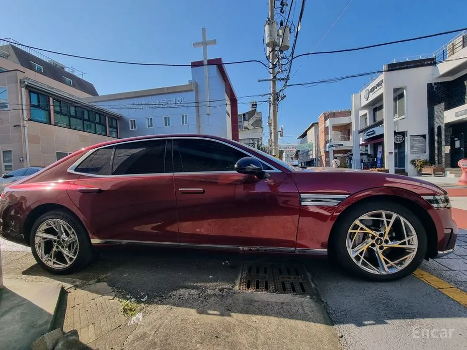 Фото 1 - Genesis G90