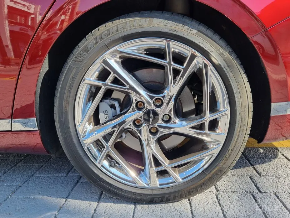 Фото 8 - Genesis G90