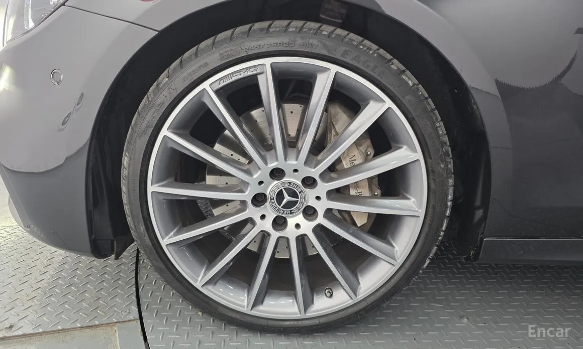 Фото 5 - Mercedes-Benz E-Class