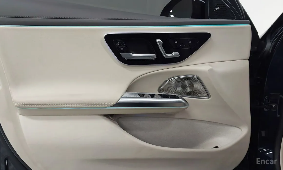 Фото 15 - Mercedes-Benz E-Class