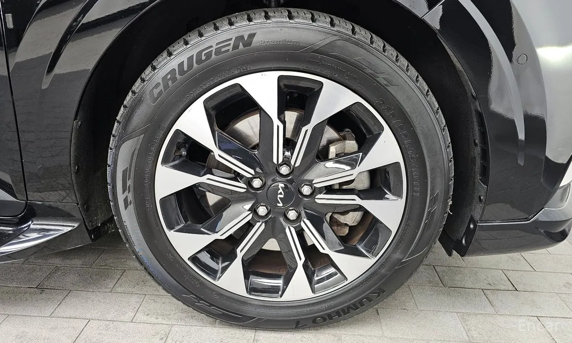 Фото 5 - Kia Carnival