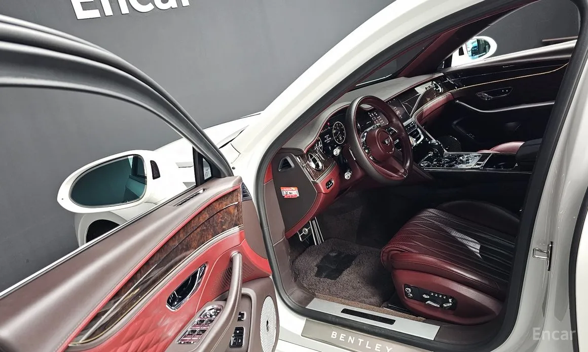 Фото 10 - Bentley Flying Spur