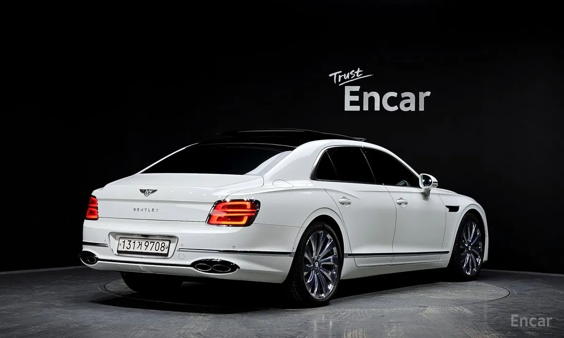 Фото 2 - Bentley Flying Spur