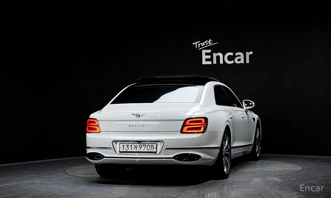 Фото 4 - Bentley Flying Spur