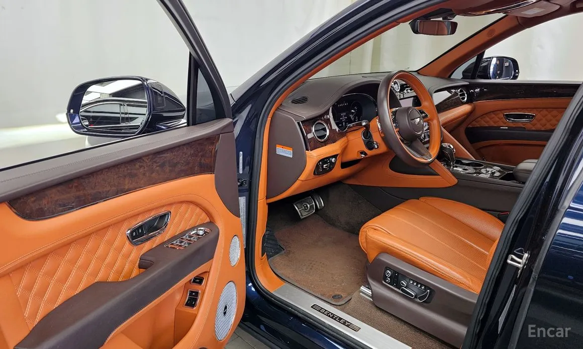 Фото 10 - Bentley Bentayga