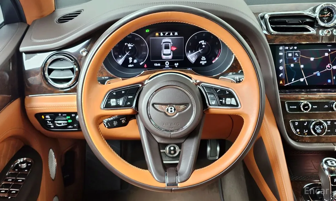 Фото 13 - Bentley Bentayga