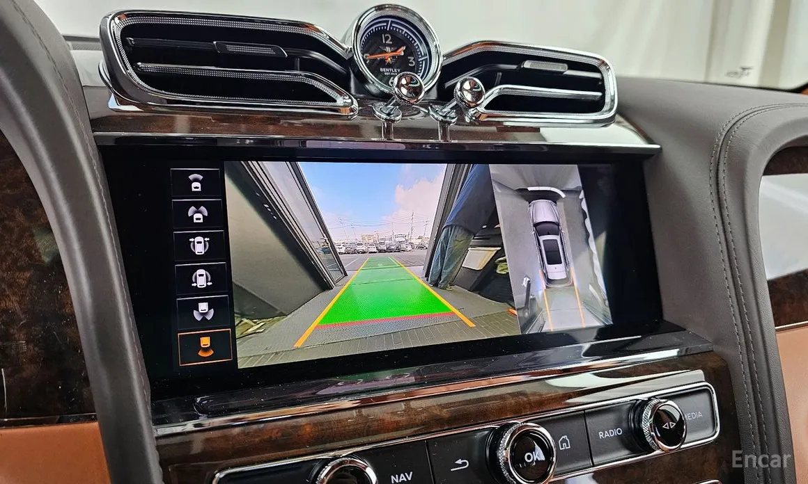 Фото 15 - Bentley Bentayga