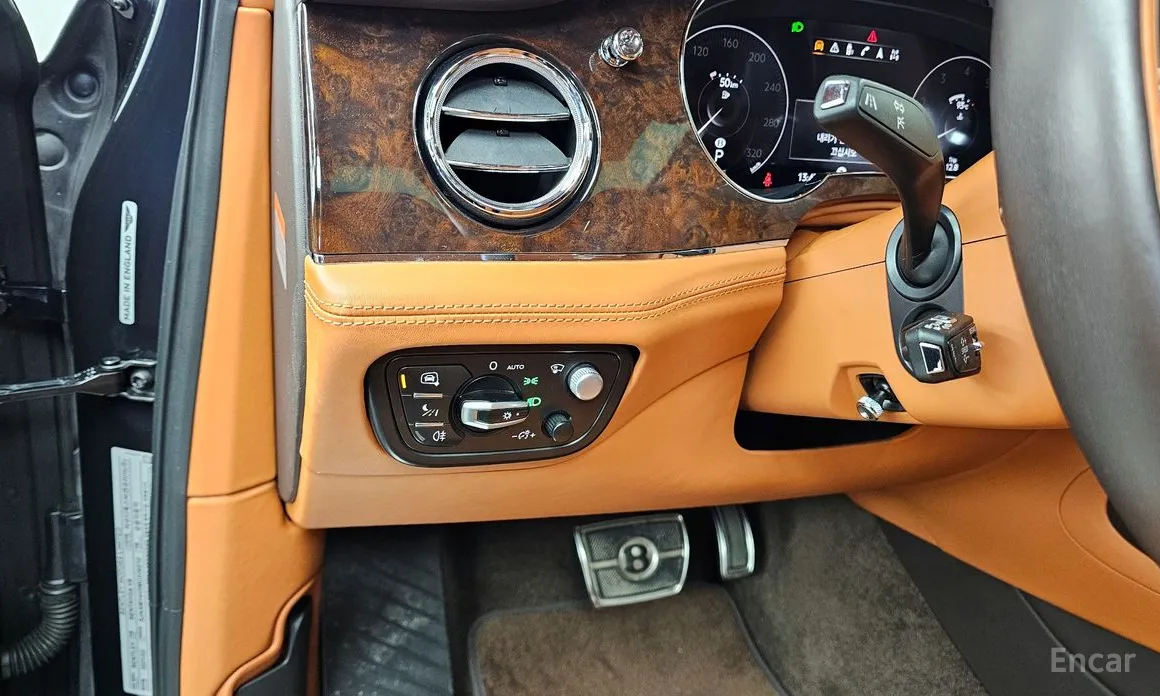 Фото 16 - Bentley Bentayga