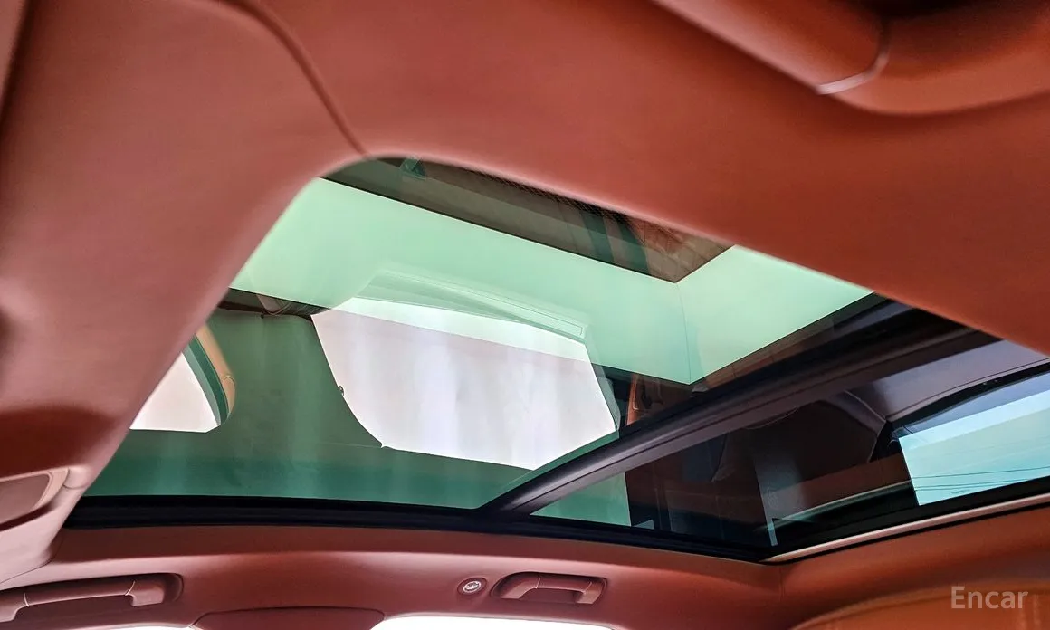 Фото 19 - Bentley Bentayga