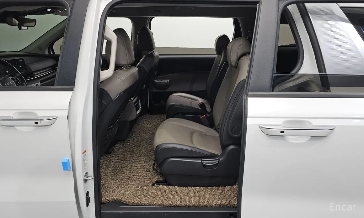 Фото 11 - Kia Carnival