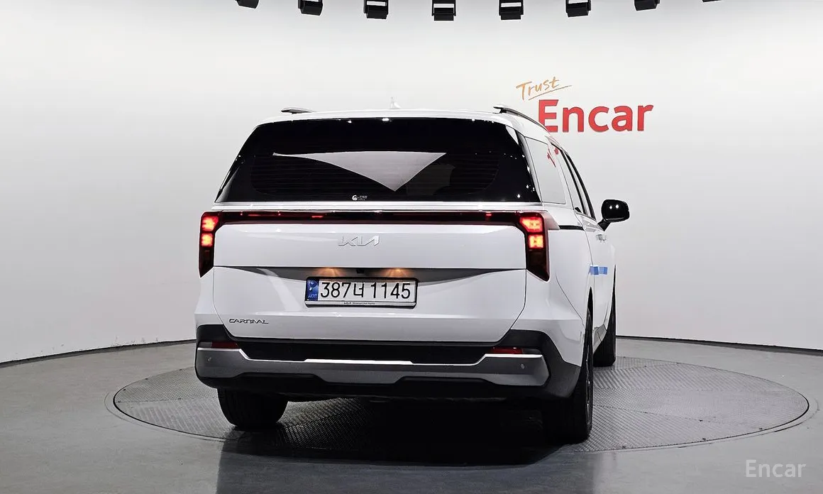 Фото 4 - Kia Carnival