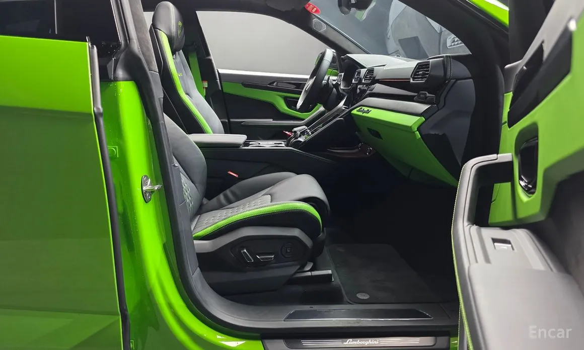 Фото 10 - Lamborghini Urus