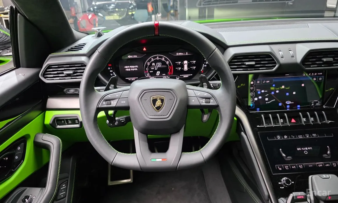 Фото 13 - Lamborghini Urus