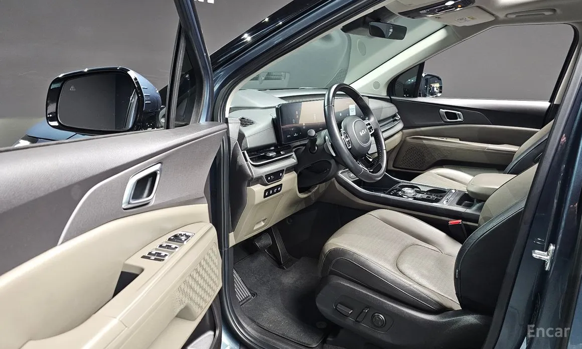 Kia Carnival 2023 7-Seater Noblesse