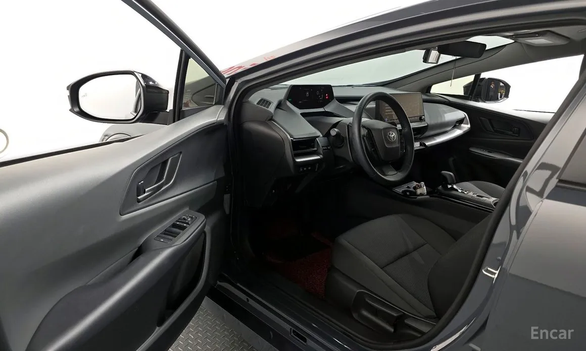 Фото 10 - Toyota Prius