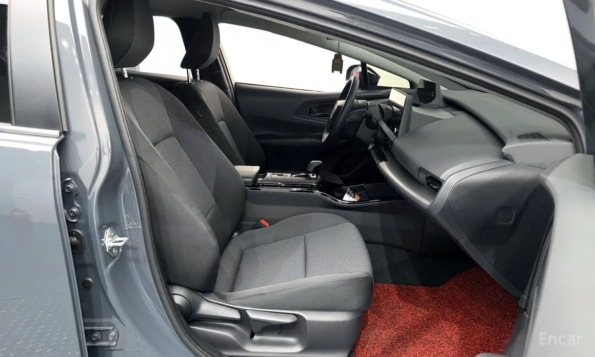 Фото 11 - Toyota Prius