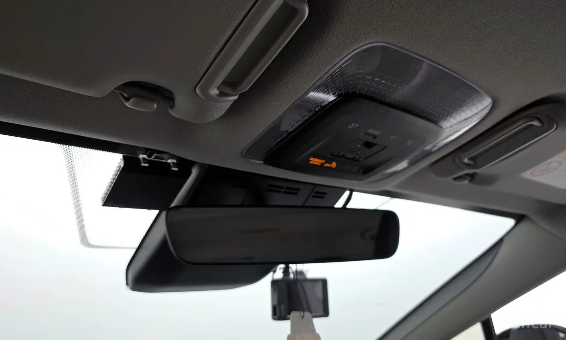 Фото 18 - Toyota Prius