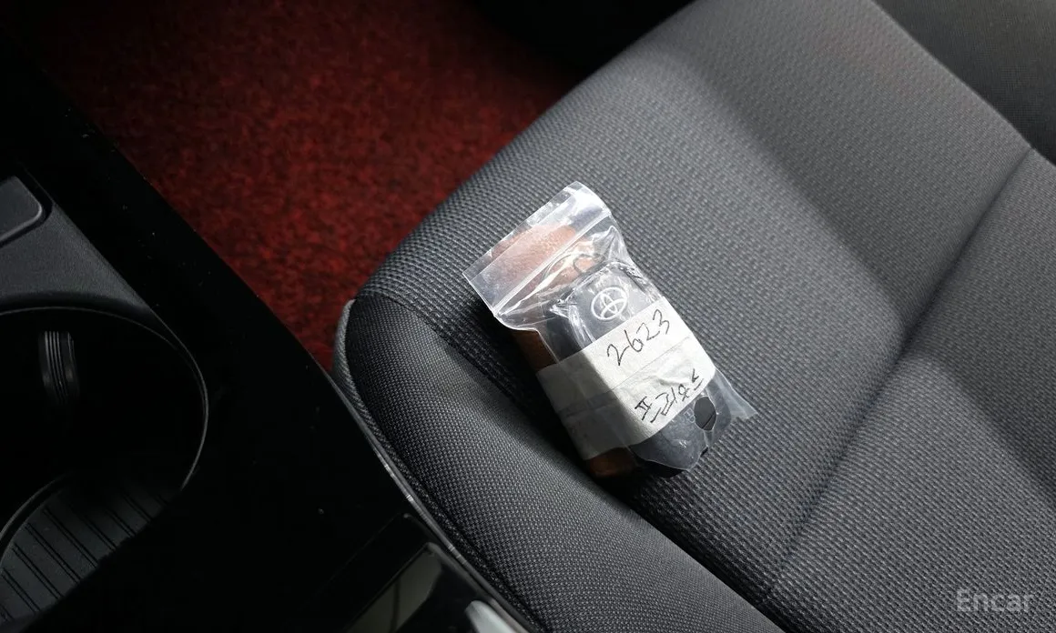 Фото 19 - Toyota Prius