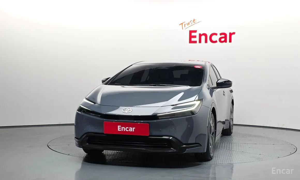 Фото 3 - Toyota Prius