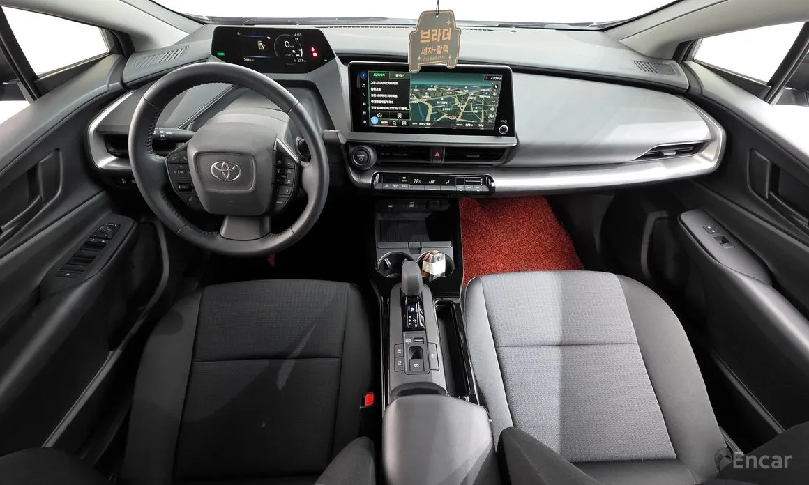 Фото 7 - Toyota Prius