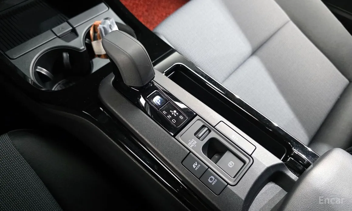 Фото 9 - Toyota Prius