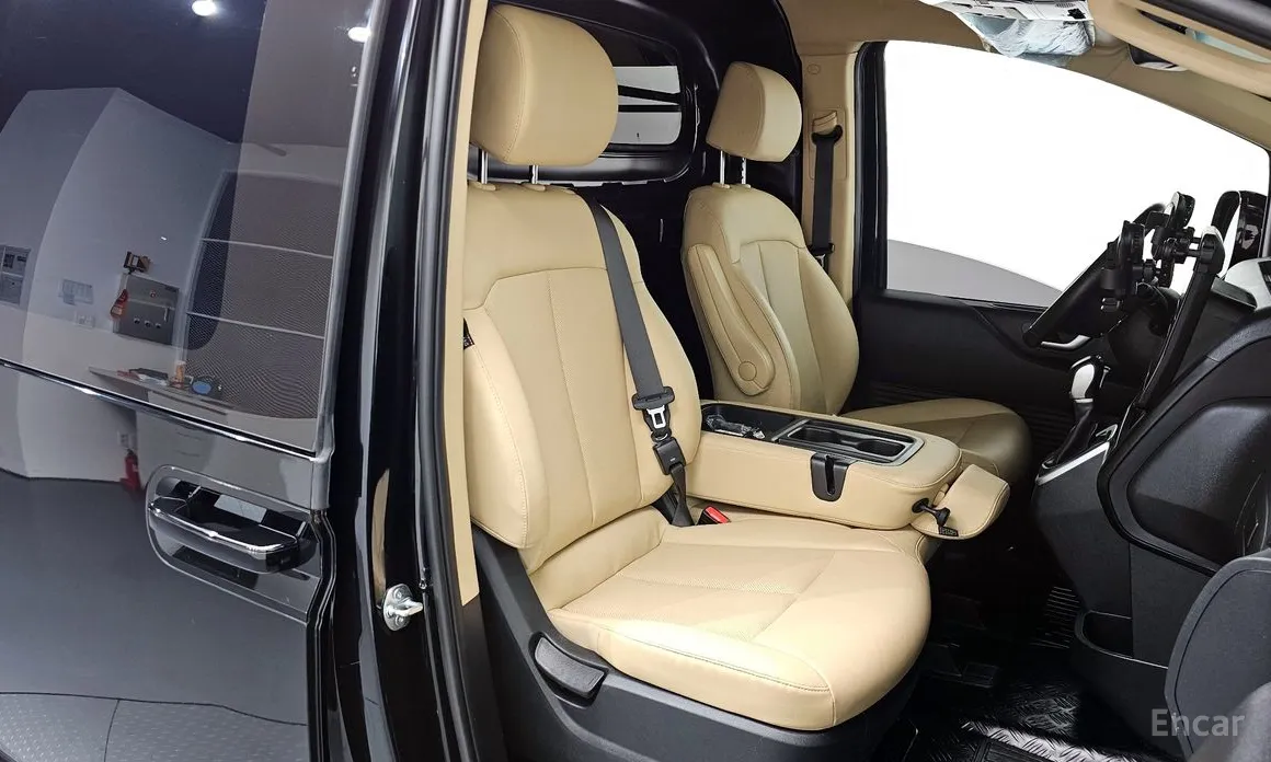 Фото 12 - Hyundai Staria