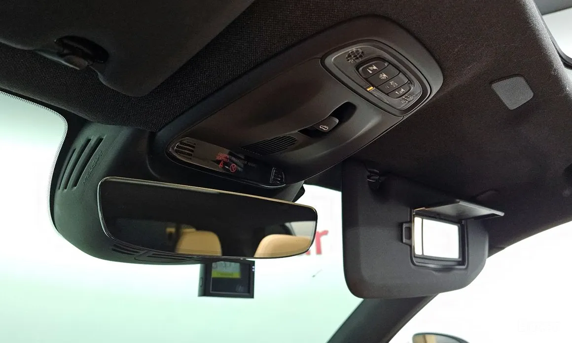 Фото 18 - Volvo XC40