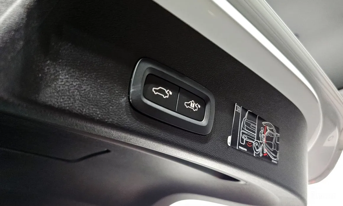 Фото 20 - Volvo XC40