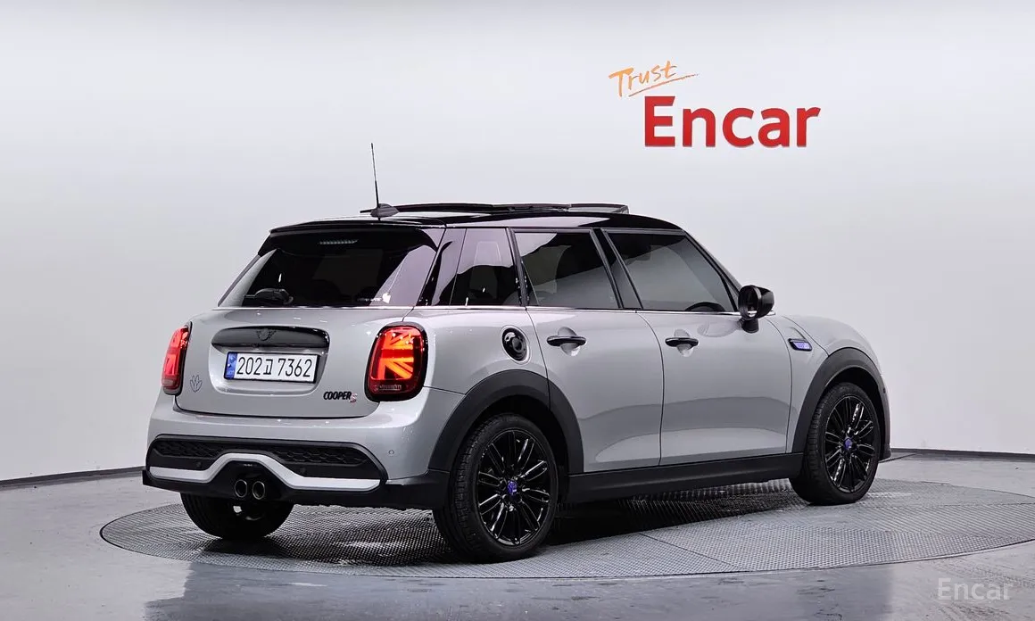 Фото 2 - Mini Cooper