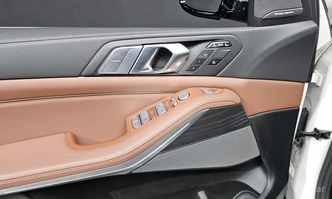 Фото 17 - BMW X7