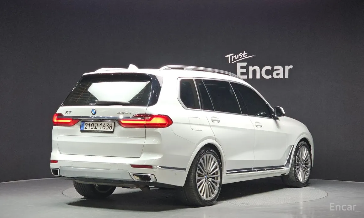 Фото 2 - BMW X7