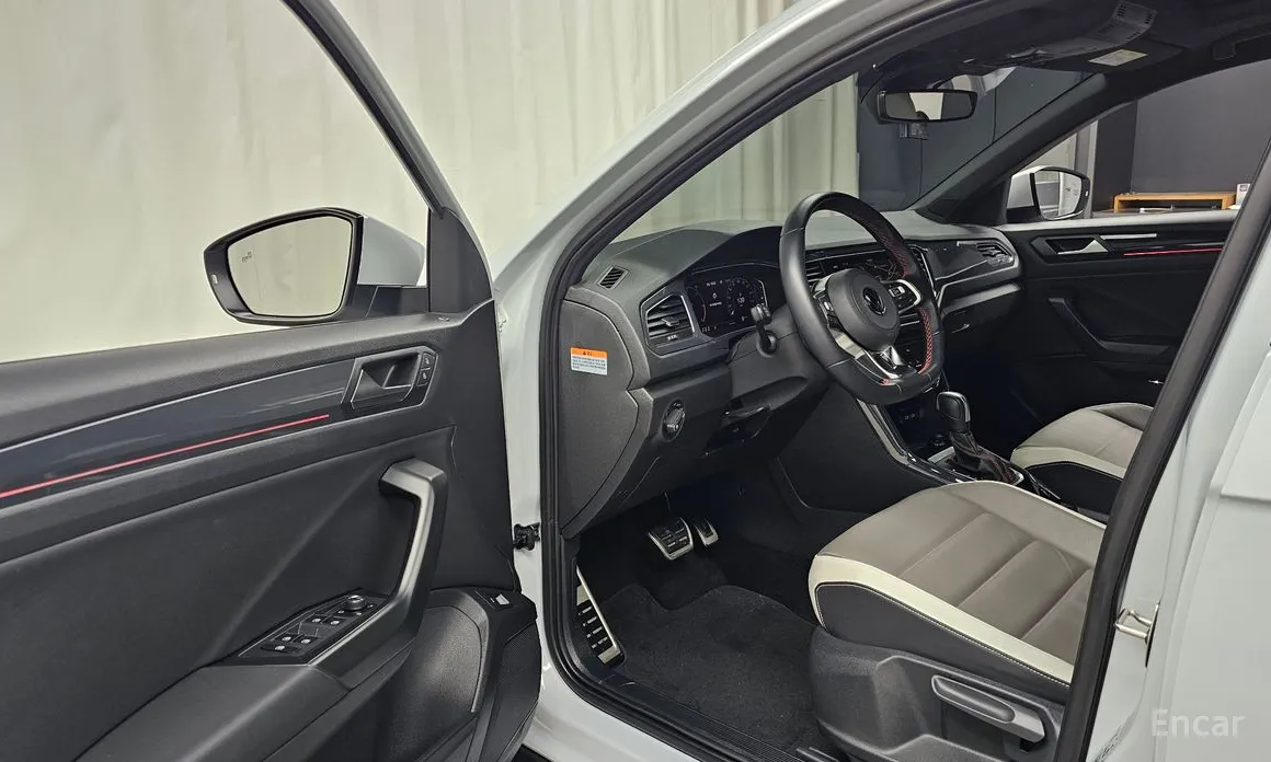 Фото 10 - Volkswagen T-Roc