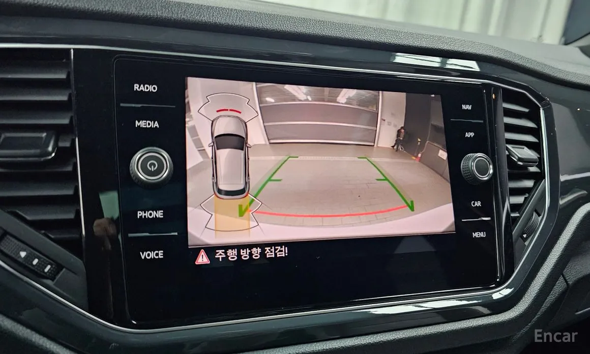 Фото 15 - Volkswagen T-Roc