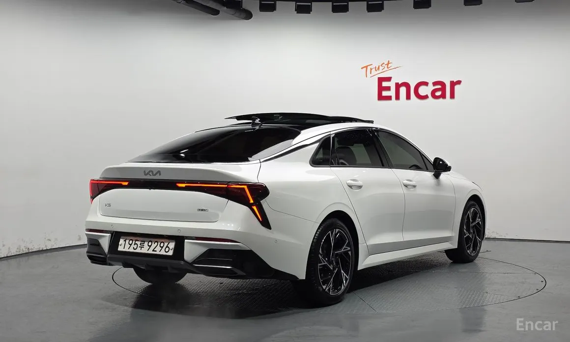 Фото 2 - Kia K5