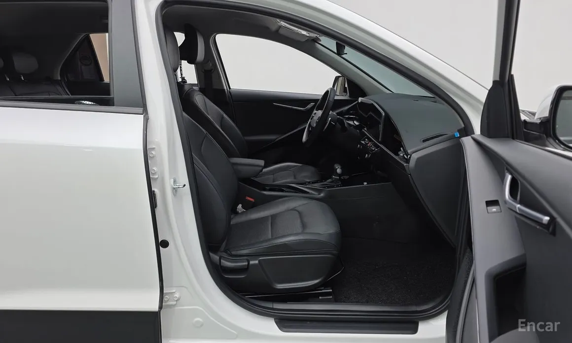 Фото 11 - Kia Niro