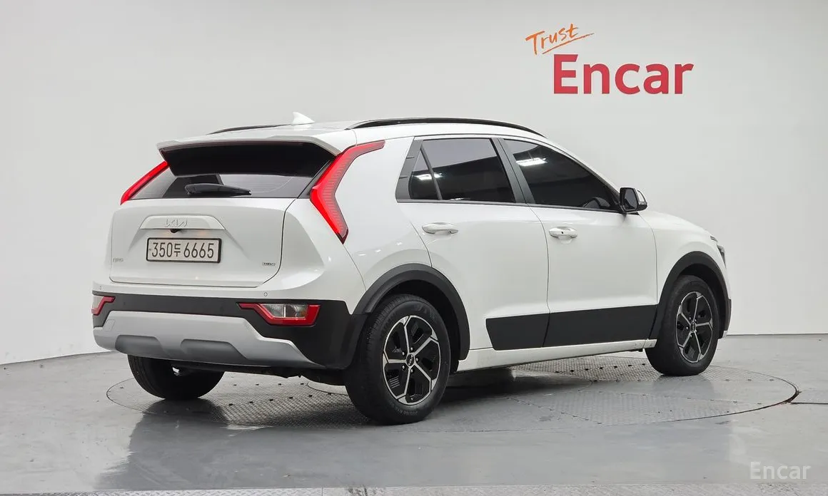 Фото 2 - Kia Niro