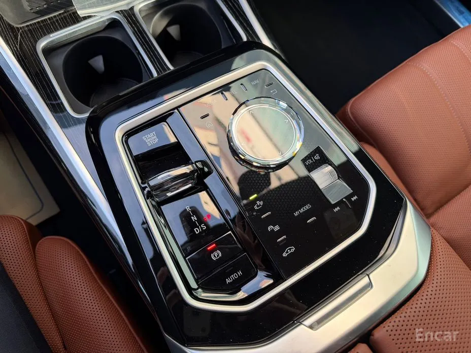 Фото 9 - BMW 7 Series