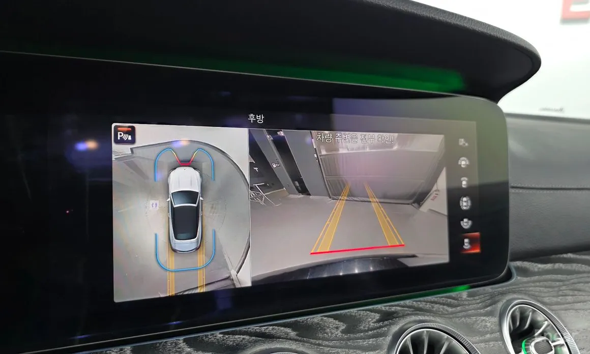 Фото 17 - Mercedes-Benz E-Class