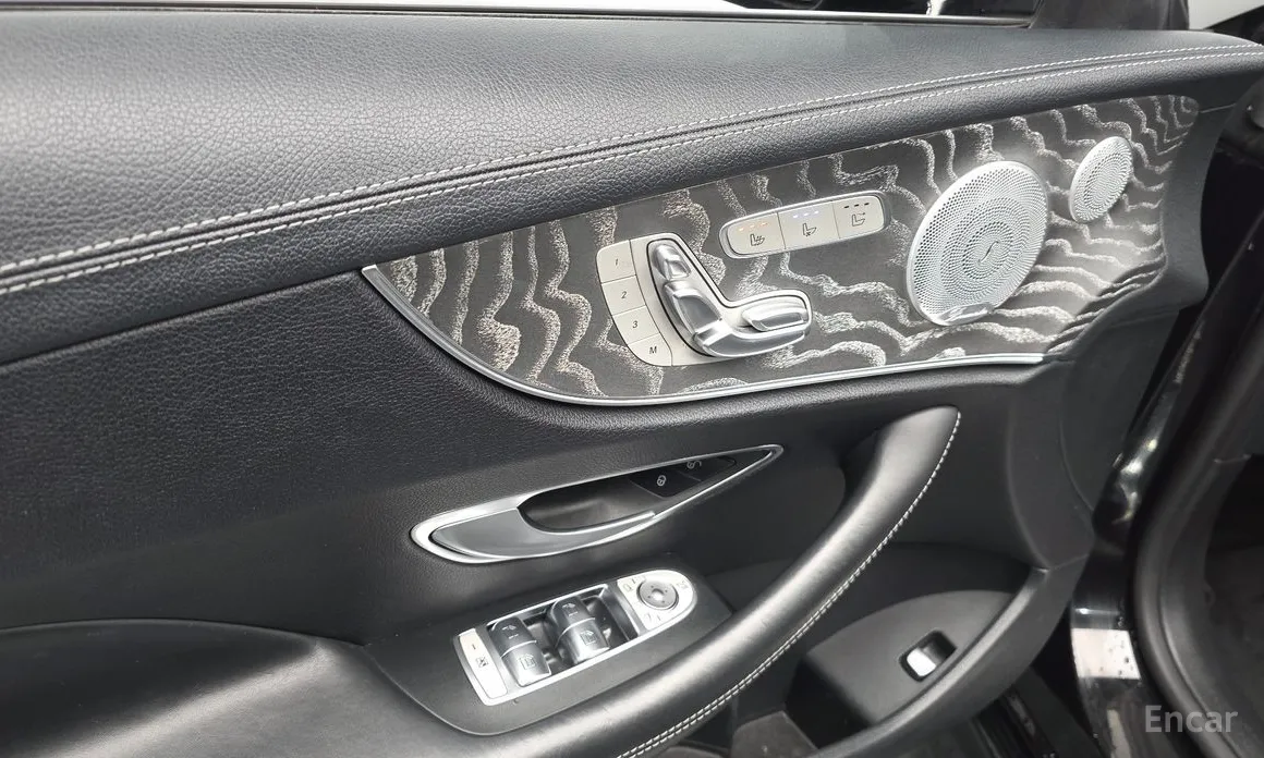 Фото 19 - Mercedes-Benz E-Class