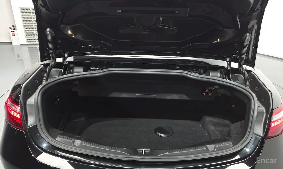 Фото 20 - Mercedes-Benz E-Class