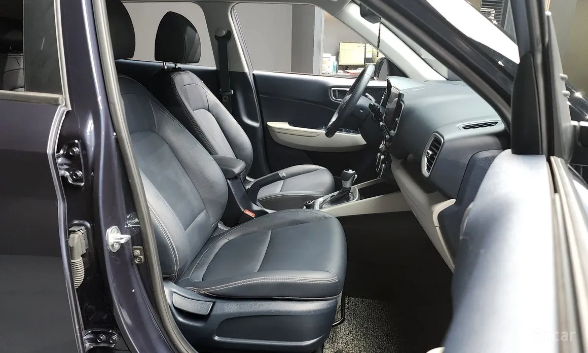 Фото 11 - Hyundai Venue