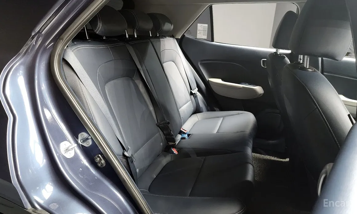 Фото 12 - Hyundai Venue