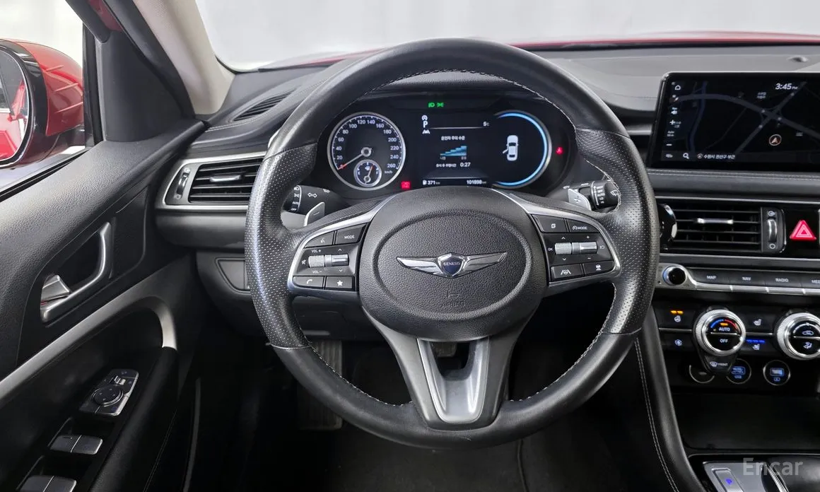 Фото 13 - Genesis G70