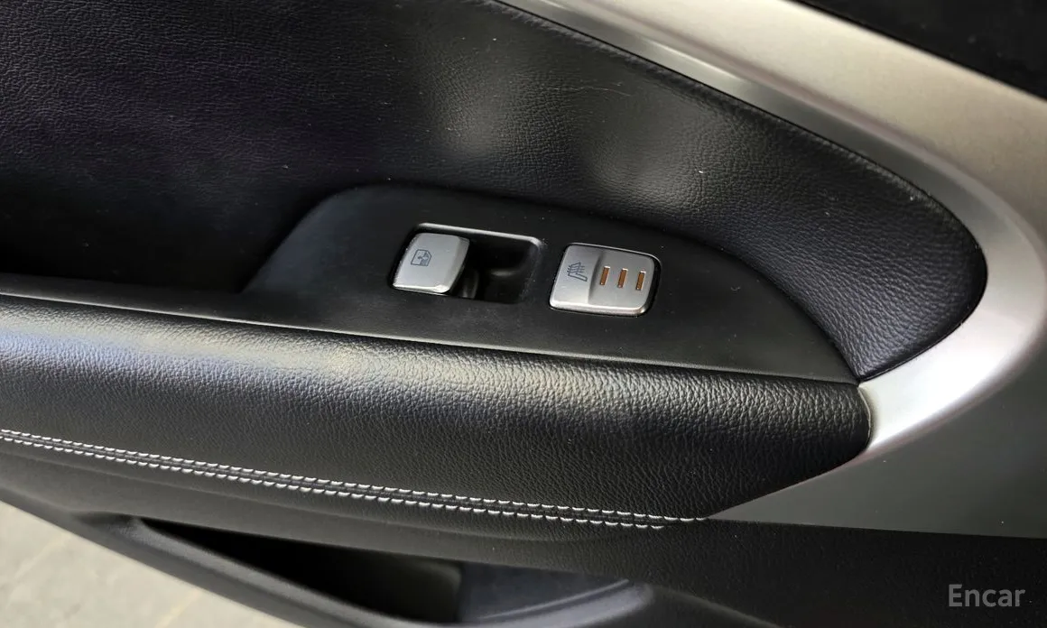 Фото 19 - Genesis G70