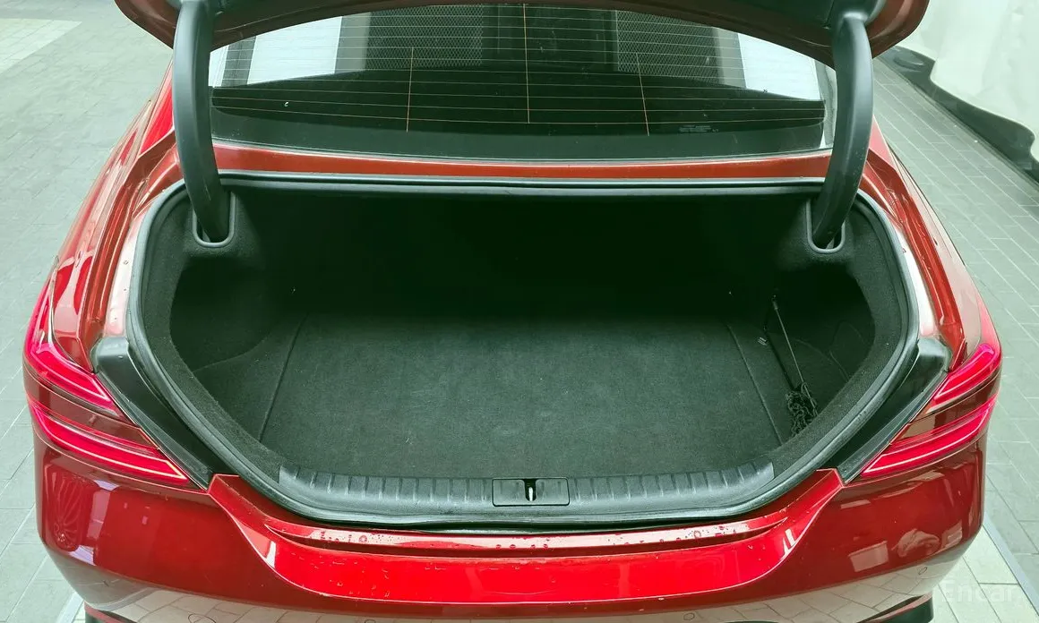 Фото 20 - Genesis G70