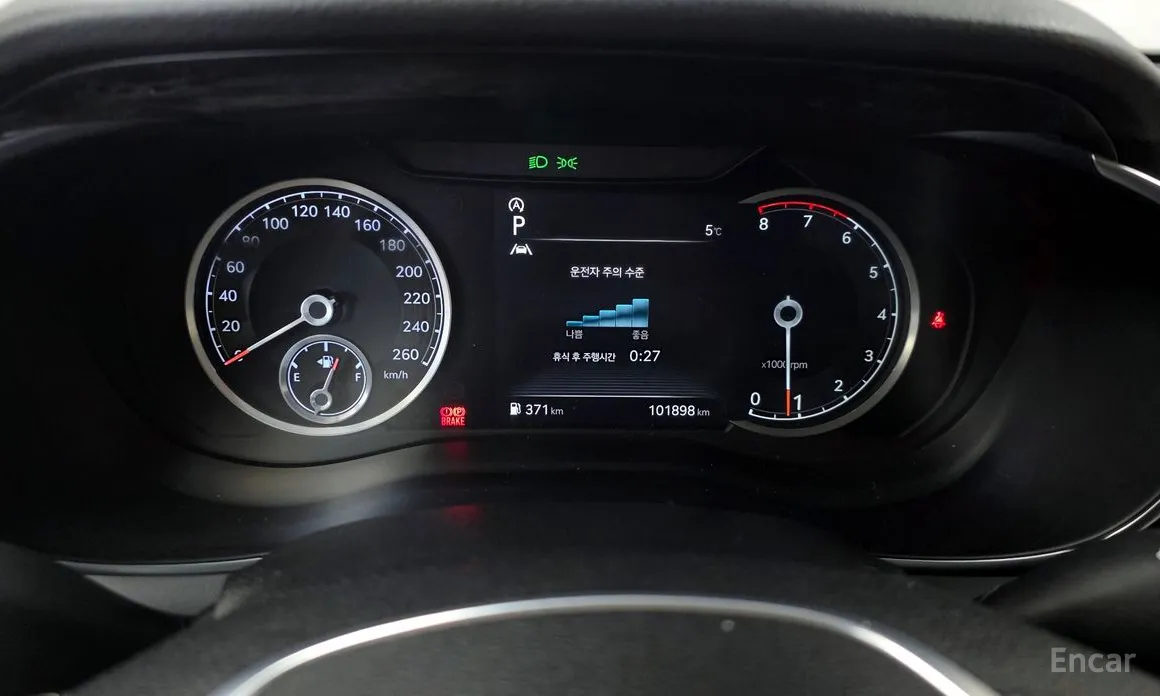 Фото 8 - Genesis G70