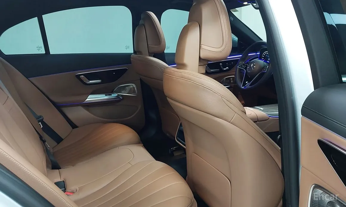 Фото 10 - Mercedes-Benz E-Class