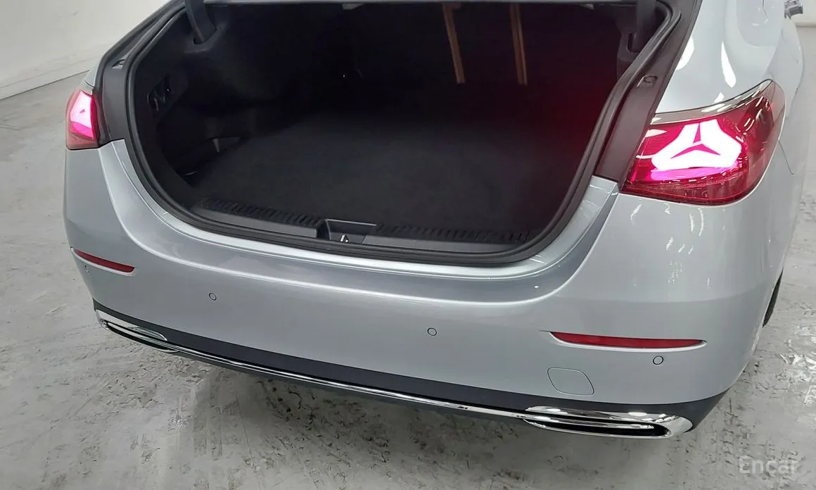 Фото 11 - Mercedes-Benz E-Class