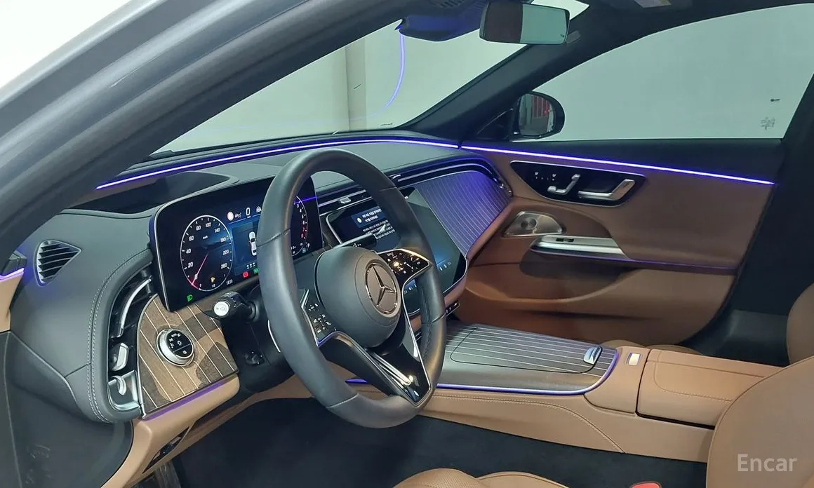 Фото 14 - Mercedes-Benz E-Class